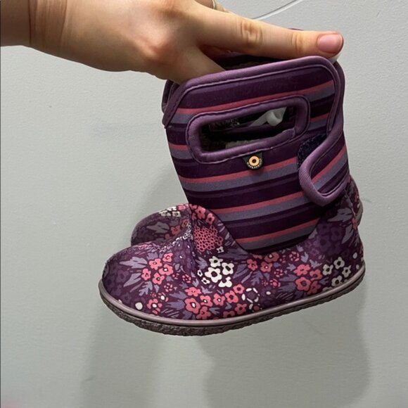 Bogs Purple Floral Kids Boots - Picture 4 of 5